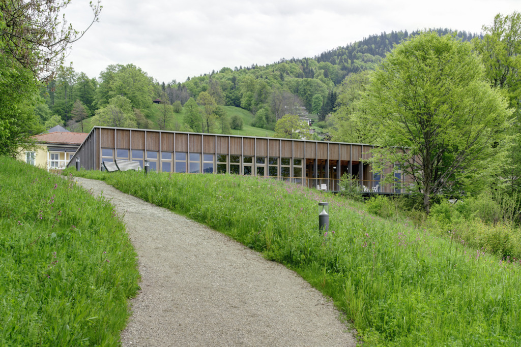 24.04.2024 – Therapiehalle Tegernsee: Architektouren und Prädikat